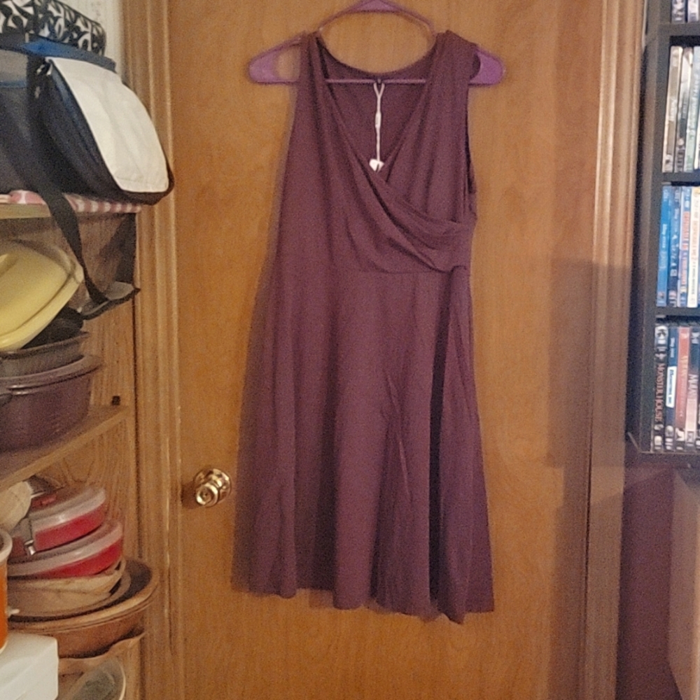 Kilig size medium maroon dress